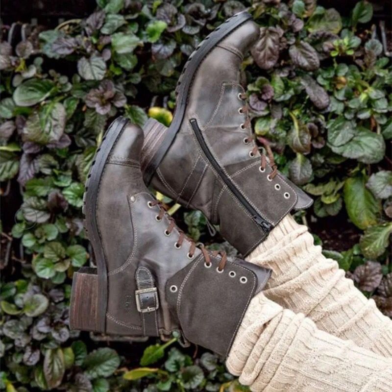 Square heel lace-up Martin boots