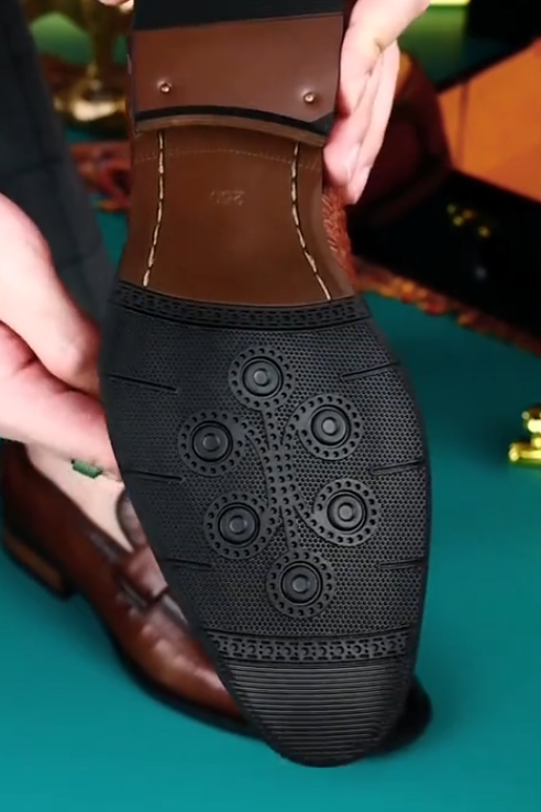 Men's brown casual leather shoes