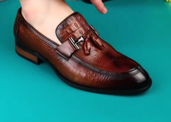 Men's brown casual leather shoes