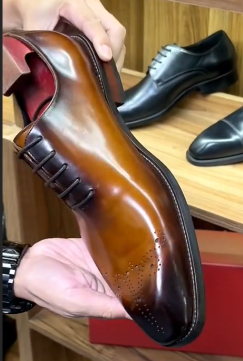 Men's casual leather shoes