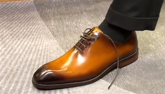 Men's casual leather shoes