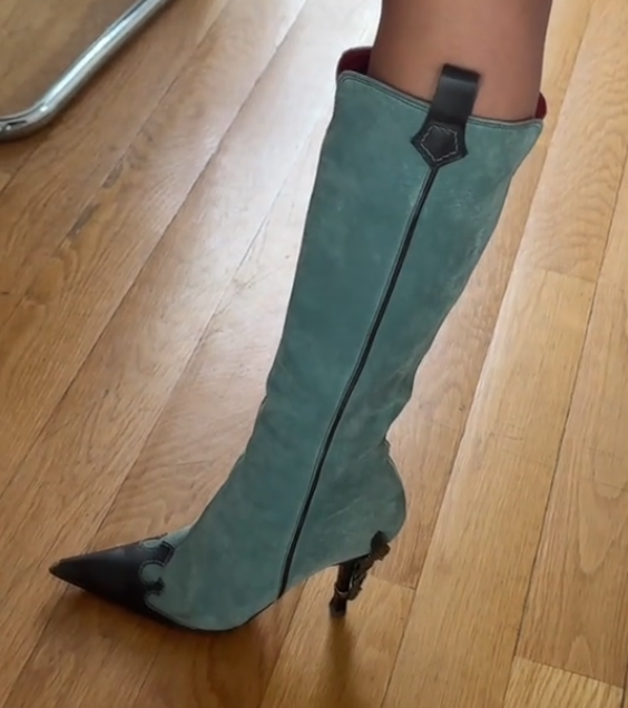 Women's pointed boots