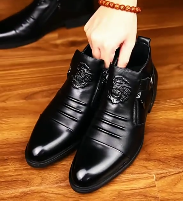 Men's lion head pattern casual leather shoes