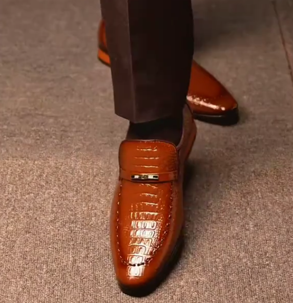 Men's laceless casual leather shoes