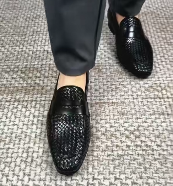 Men's scale casual leather shoes
