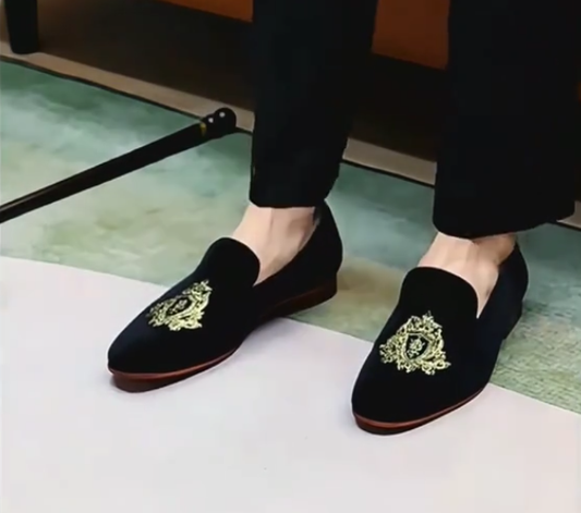 Men's embroidered casual loafers