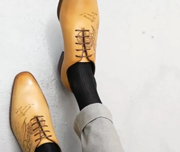 Men's hand-carved leather shoes
