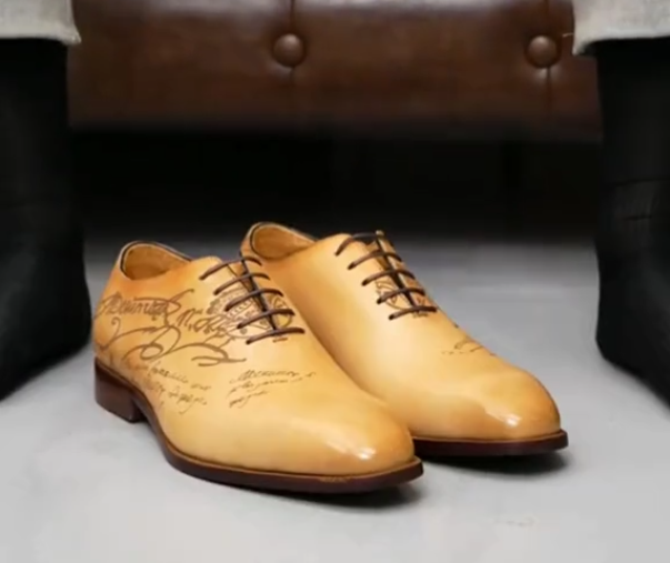Men's hand-carved leather shoes