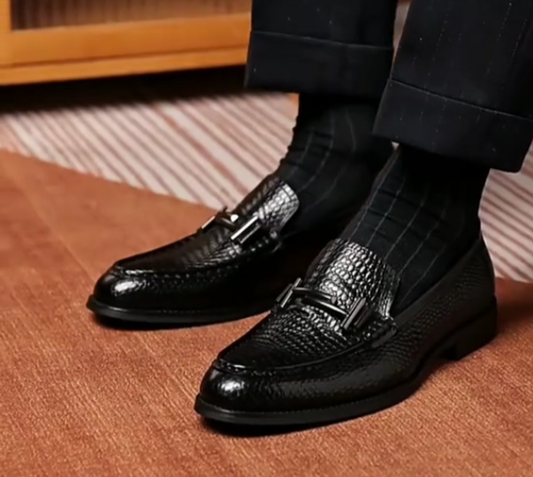 Men's black casual loafers