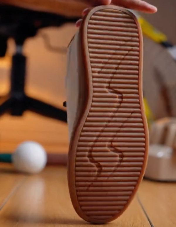Men's white leather shoes