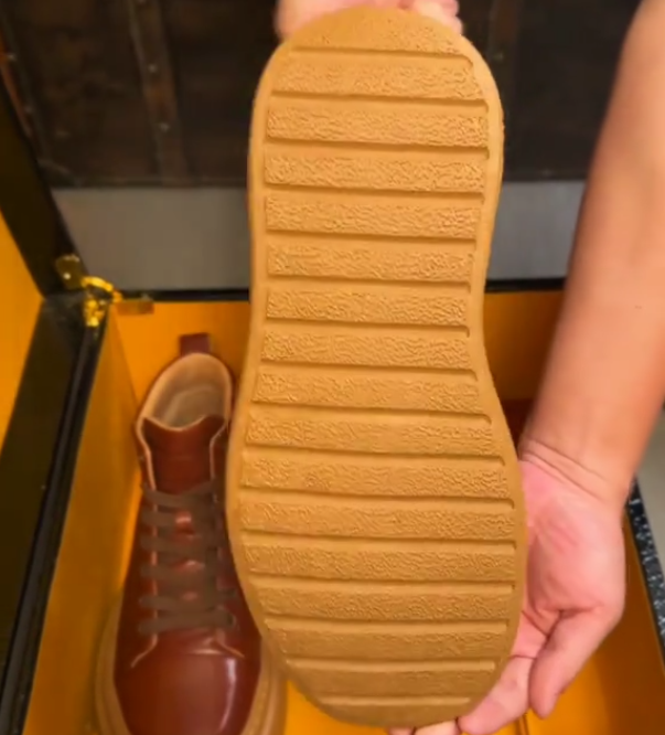 Men's soft-soled thick-soled leather shoes