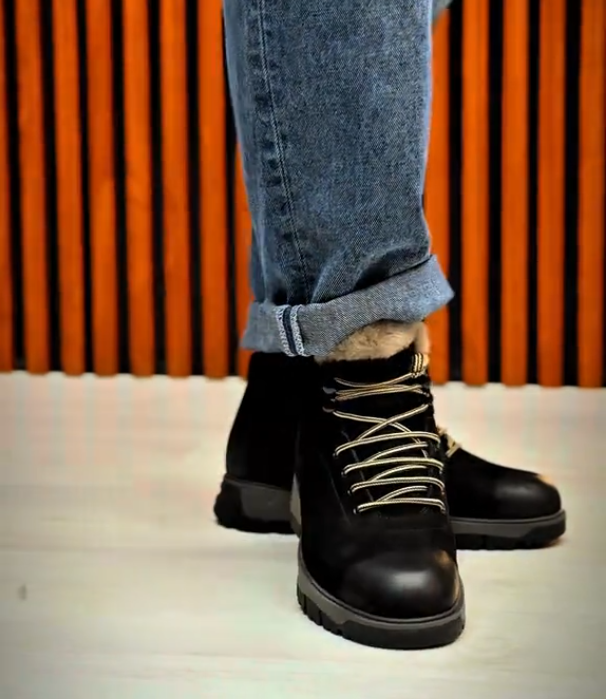 Luxury fleece-lined mid-top leather shoes