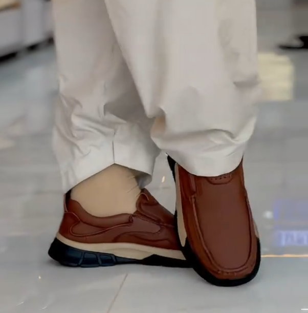 Handmade leather men's casual shoes