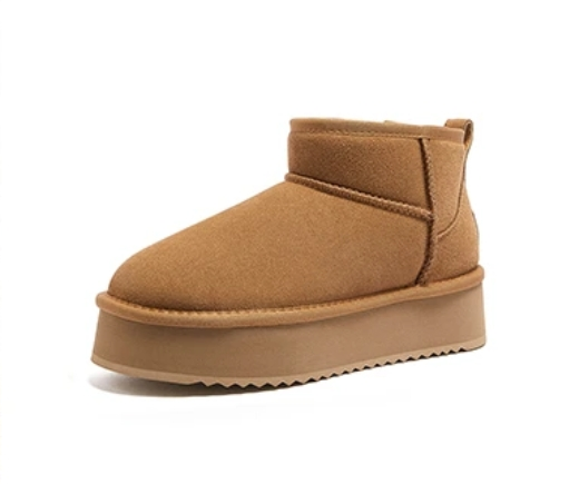 Fleece-lined platform snow boots