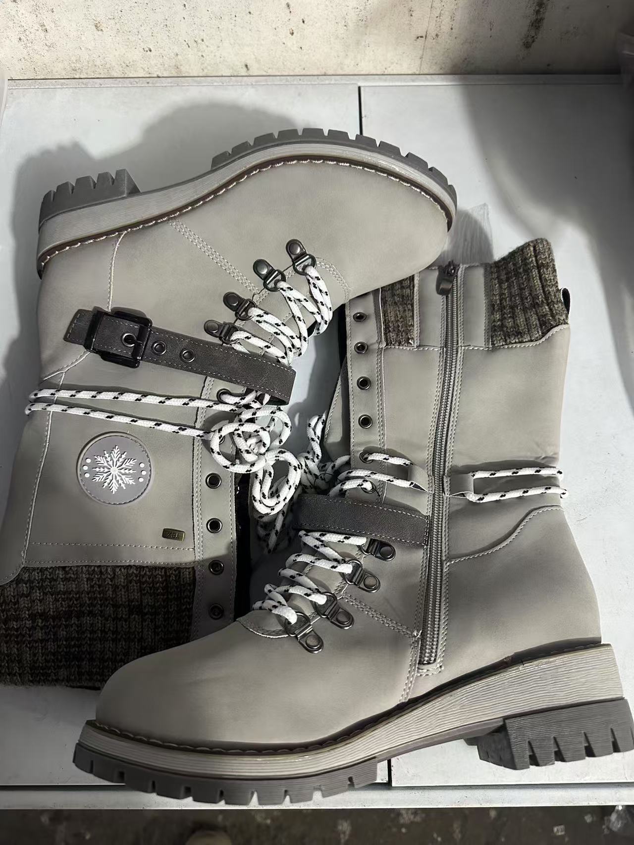 Round toe square heel leather buckle wool stitching Martin boots