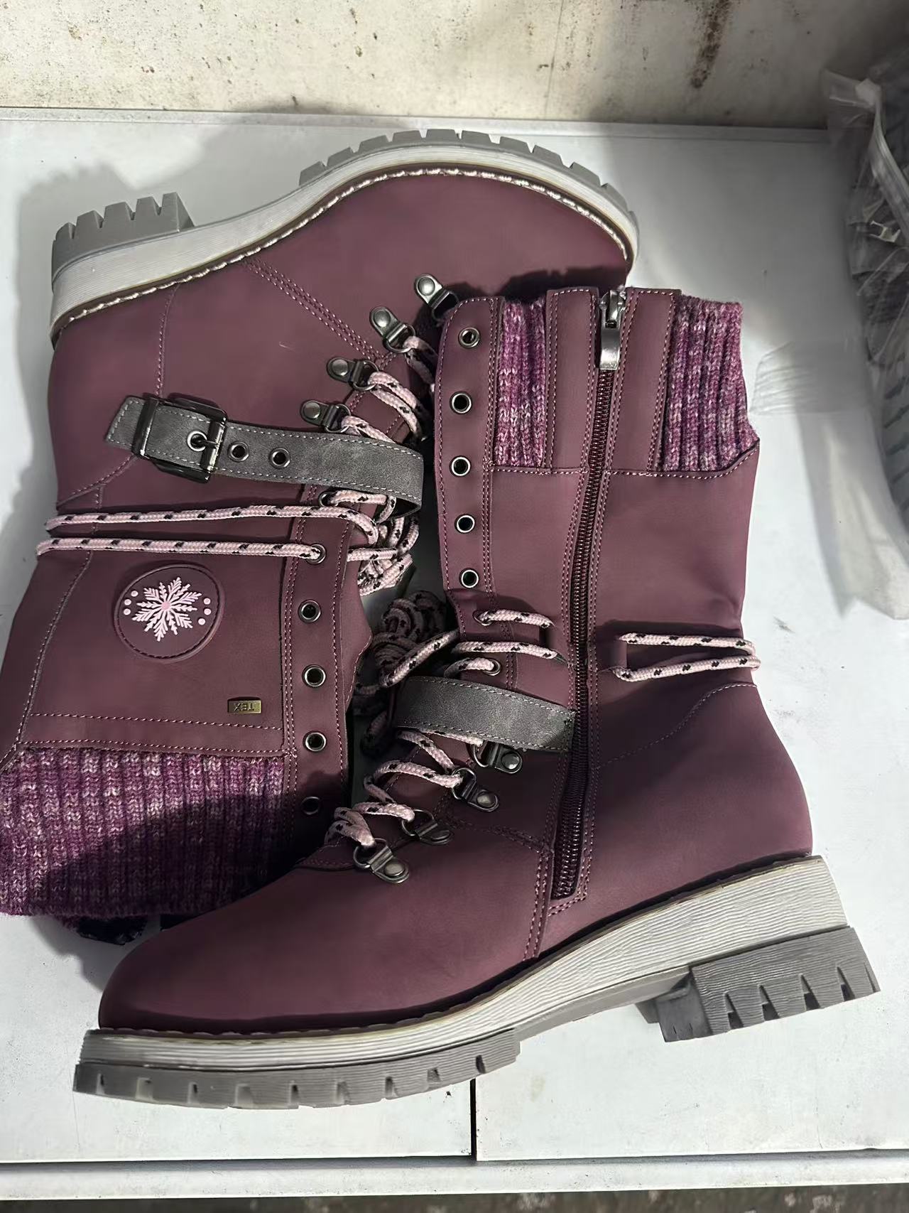 Round toe square heel leather buckle wool stitching Martin boots