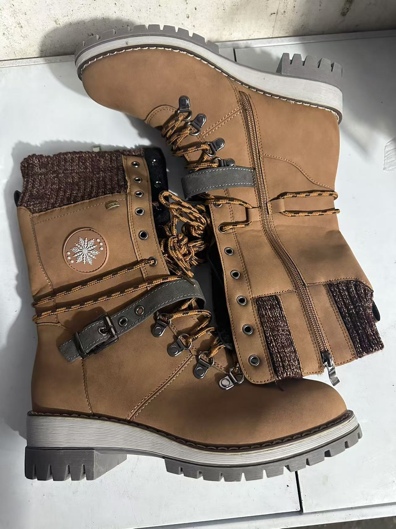 Round toe square heel leather buckle wool stitching Martin boots