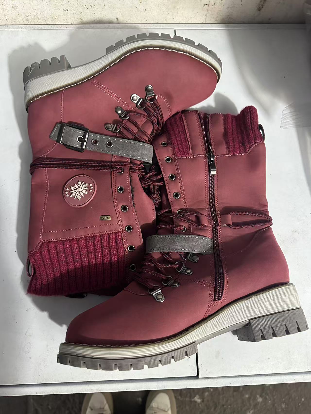 Round toe square heel leather buckle wool stitching Martin boots