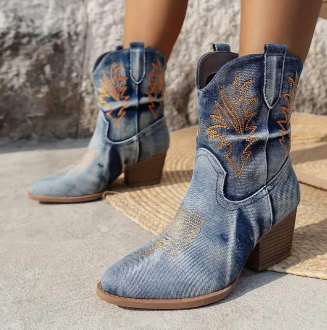 Western vintage cowboy boots