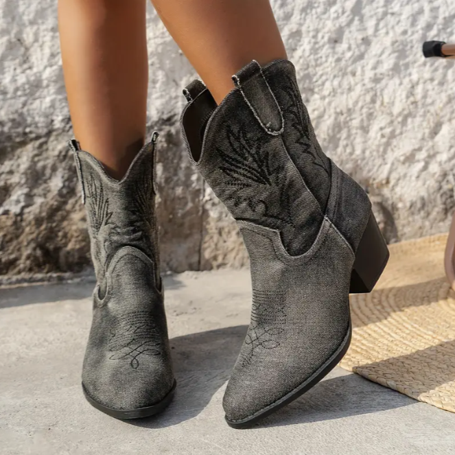 Western vintage cowboy boots