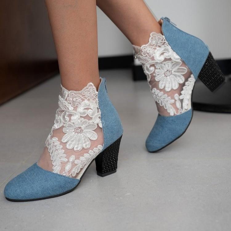 Fashionable lace round toe women's thick heel shoes