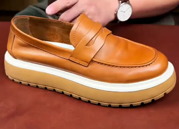 Men's casual leather shoes