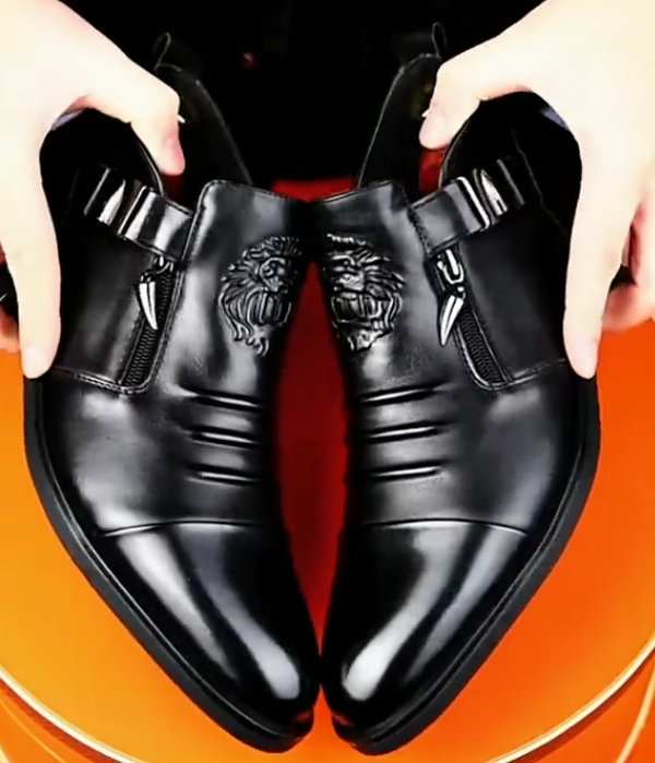 Men's lion head pattern casual leather shoes