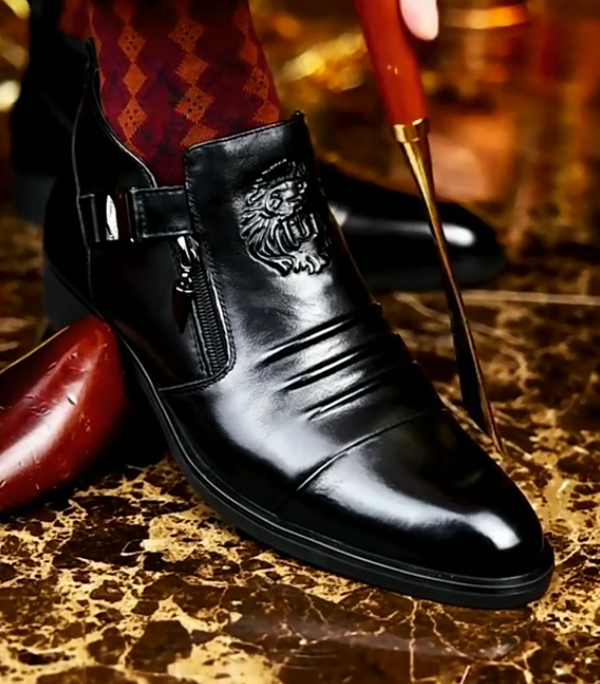 Men's lion head pattern casual leather shoes