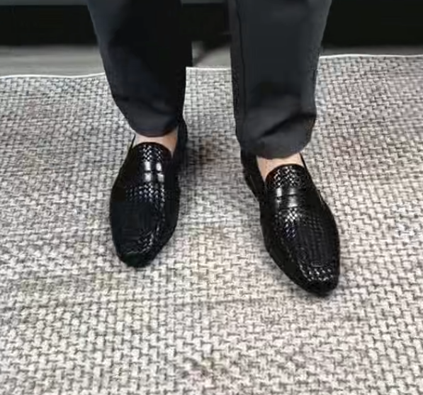 Men's scale casual leather shoes
