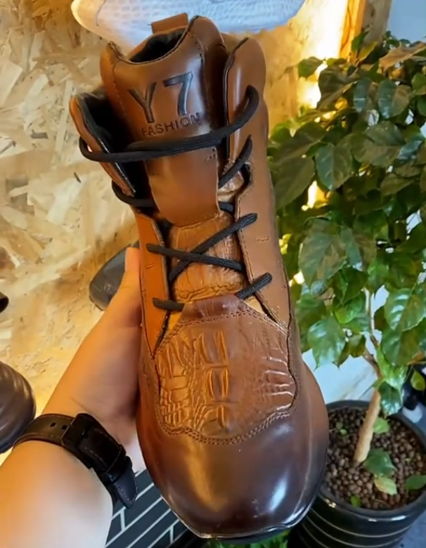 Men's fashionable casual leather shoes