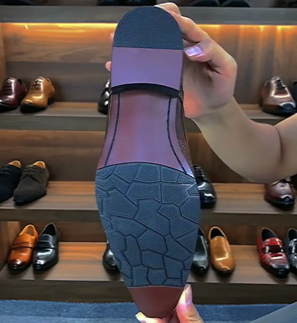 Men's handmade casual leather shoes