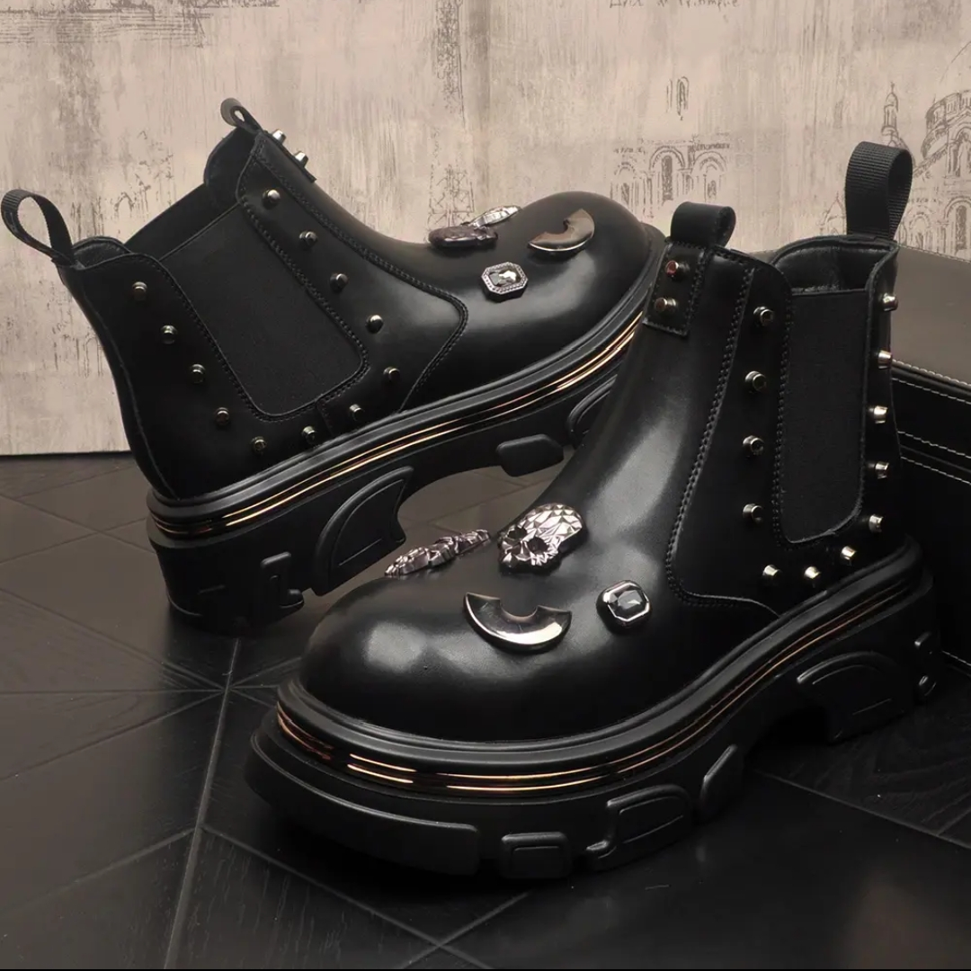 Metal rivet Martin boots