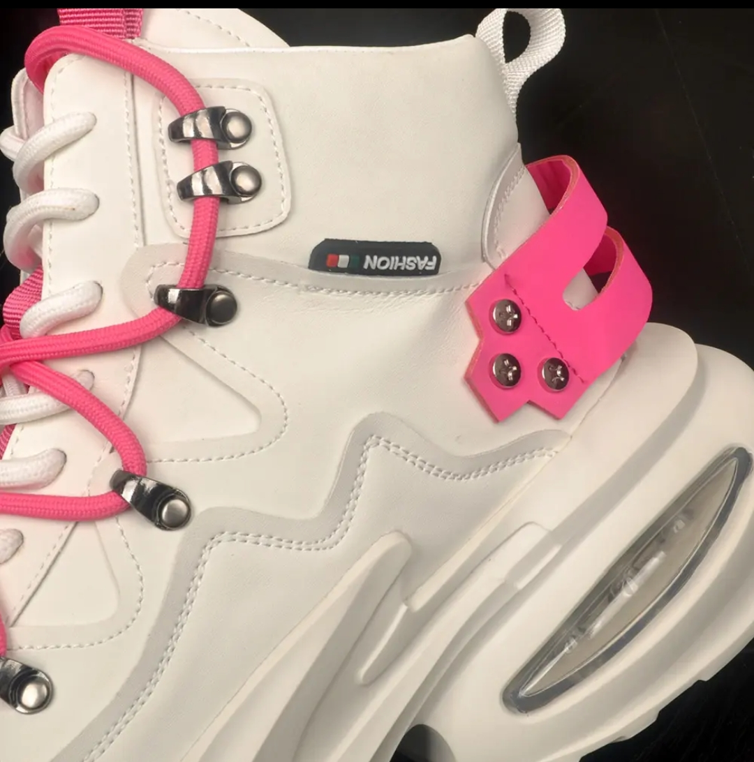 Air cushioning dad shoes sneakers