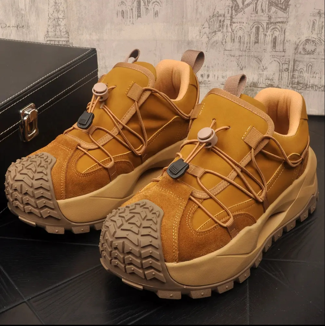 Thick-soled hiking casual shoes