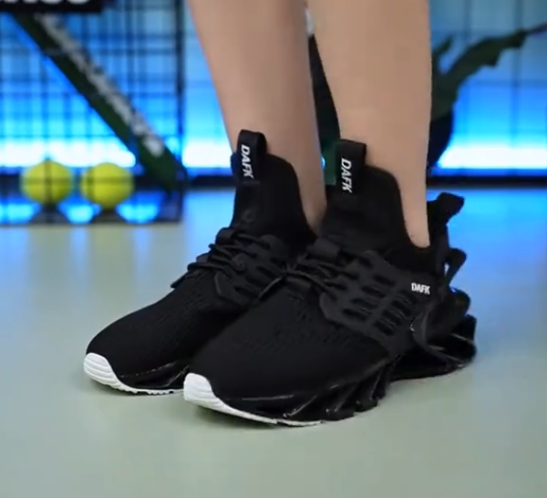 High elasticity sports shoes