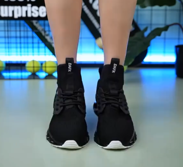 High elasticity sports shoes