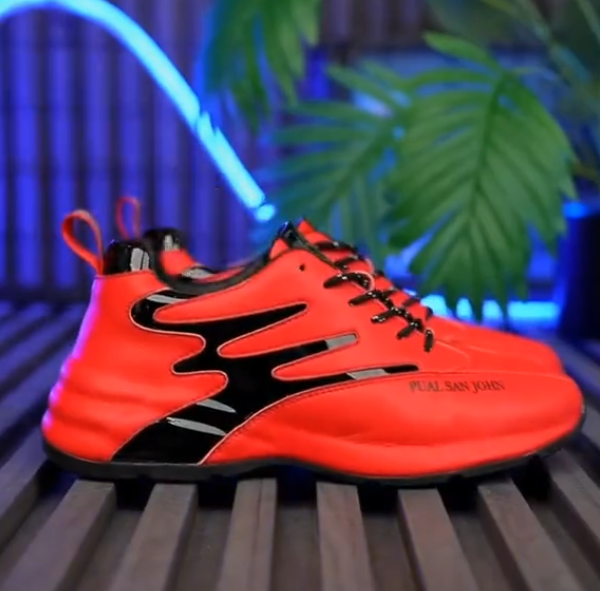 Flat casual sneakers