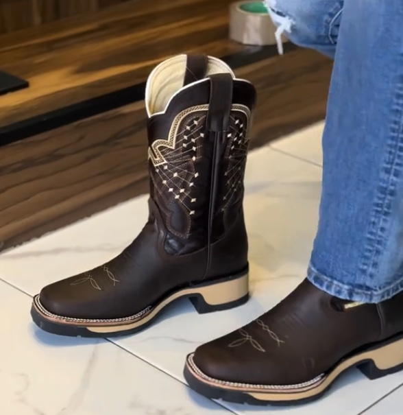 Men's block heel cowboy boots