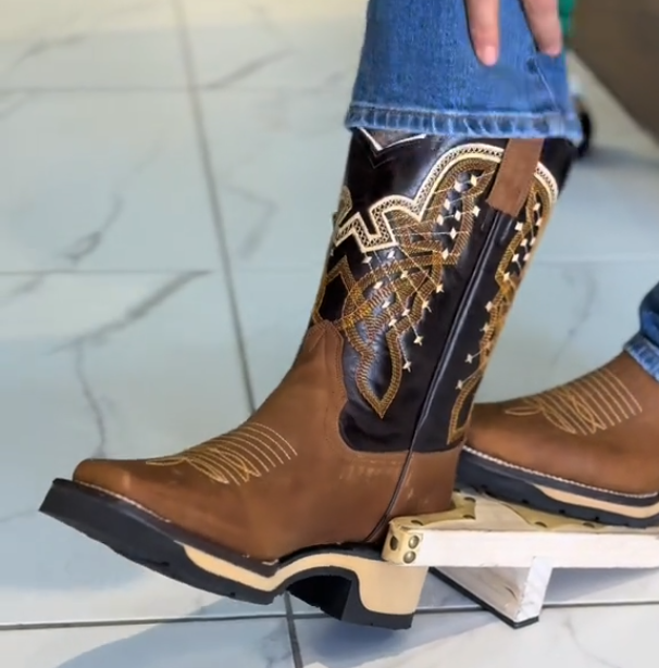 Men's block heel cowboy boots