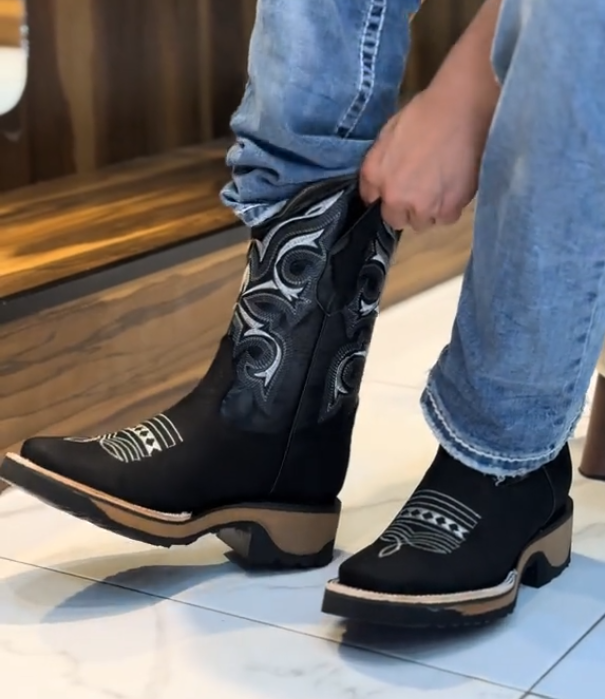 Men's Carved Cowboy Boots