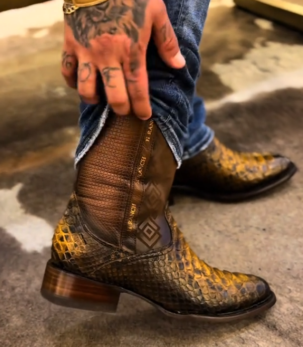 Scale-style men's boots