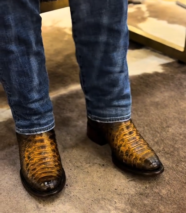 Scale-style men's boots