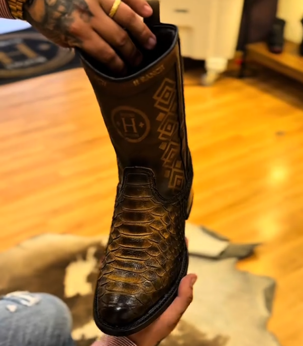 Scale-style men's boots