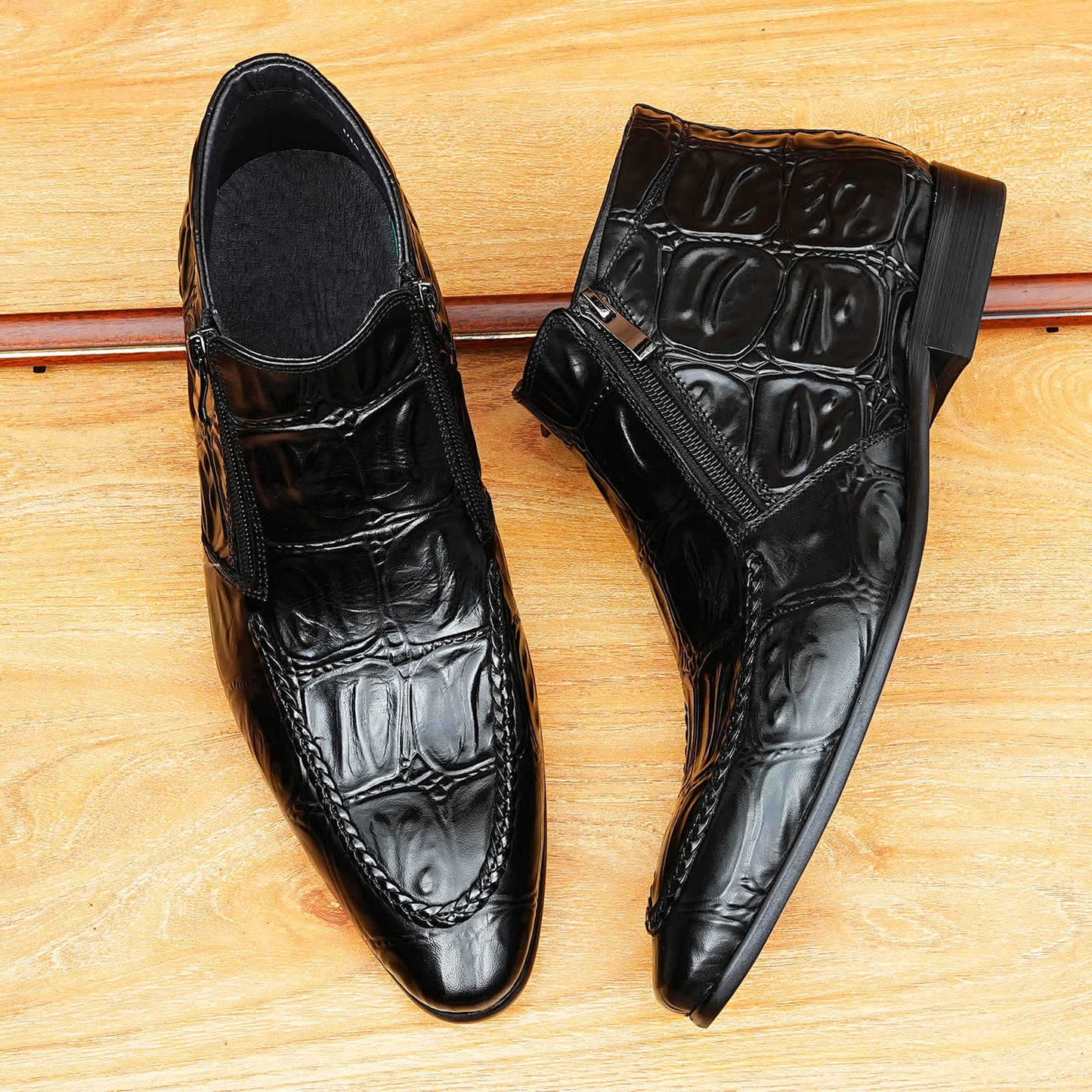 Luxury Crocodile-Patterned Leather Boots