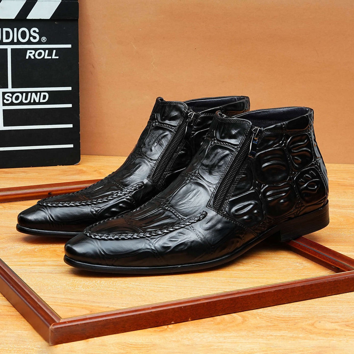 Luxury Crocodile-Patterned Leather Boots