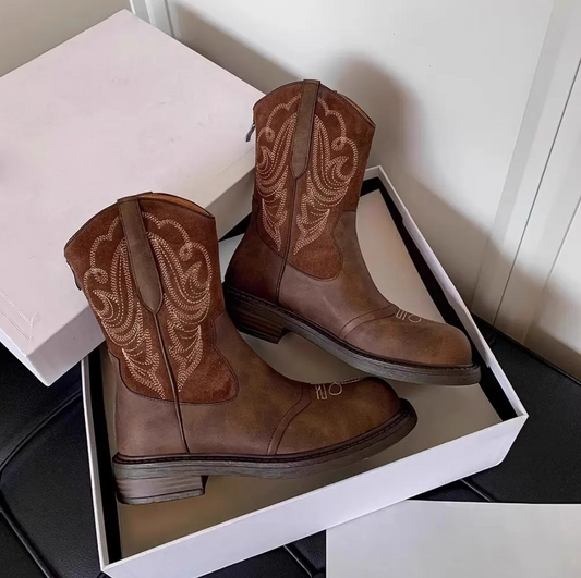 Retro embroidered cowboy boots