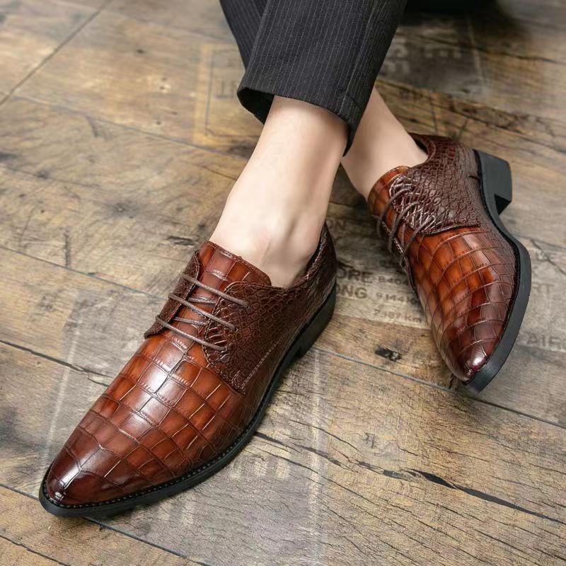 Stylish Embossed Casual Leather Shoes