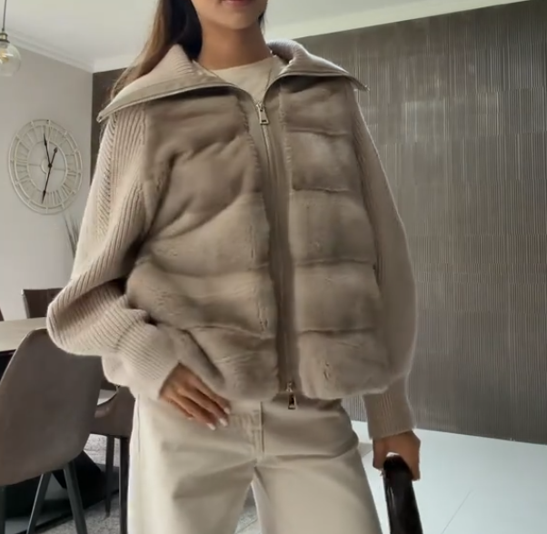 Knitted fleece short jacket