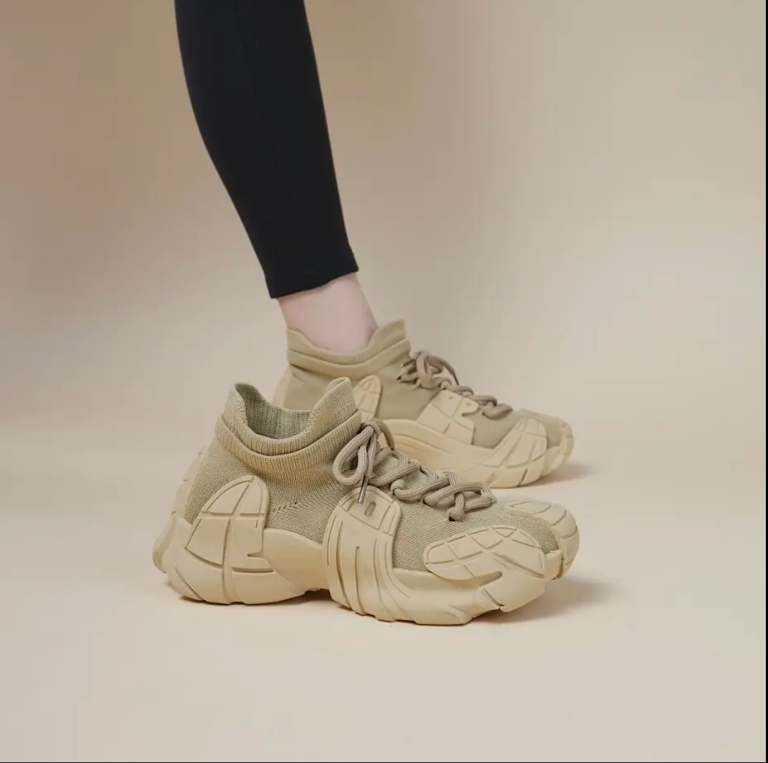 Thickened soft-soled casual shoes