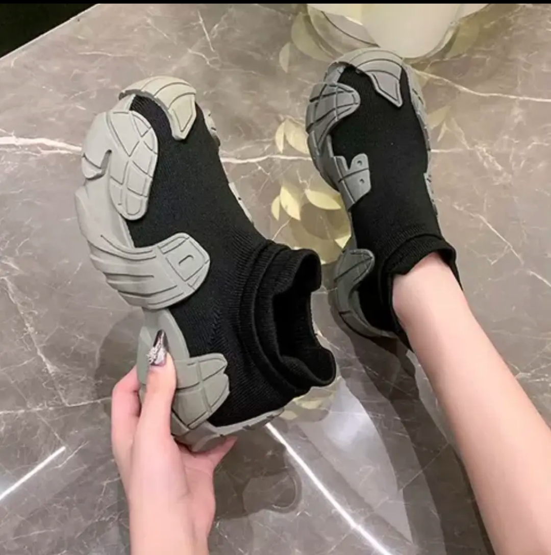 Thickened soft-soled casual shoes